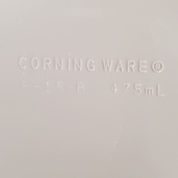 Vntg Corning Ware French White F-15-B casserole dish. 475 mL - Picture 4 of 7